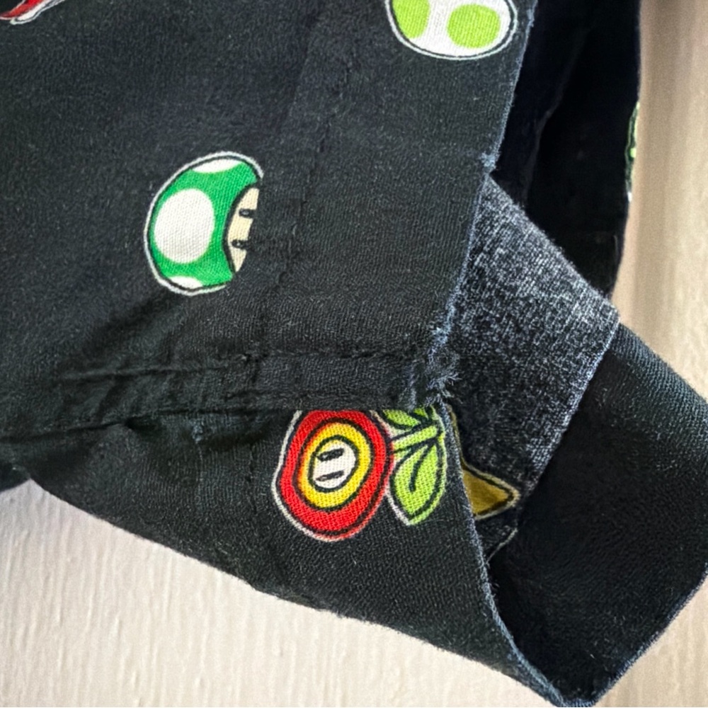 2018 Nintendo Super Mario Bros Black Button Up Shirt L Mushrooms Stars Shells - Picture 5 of 10